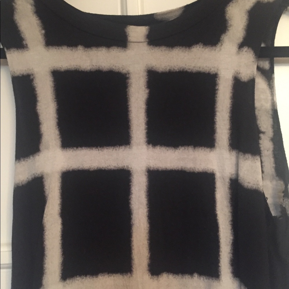 Designer t - Picture 2 of 4